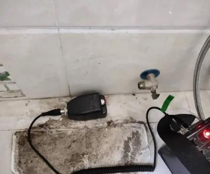 翁源屋顶漏水维修公司分享下卫生间漏水的危害及解决方法